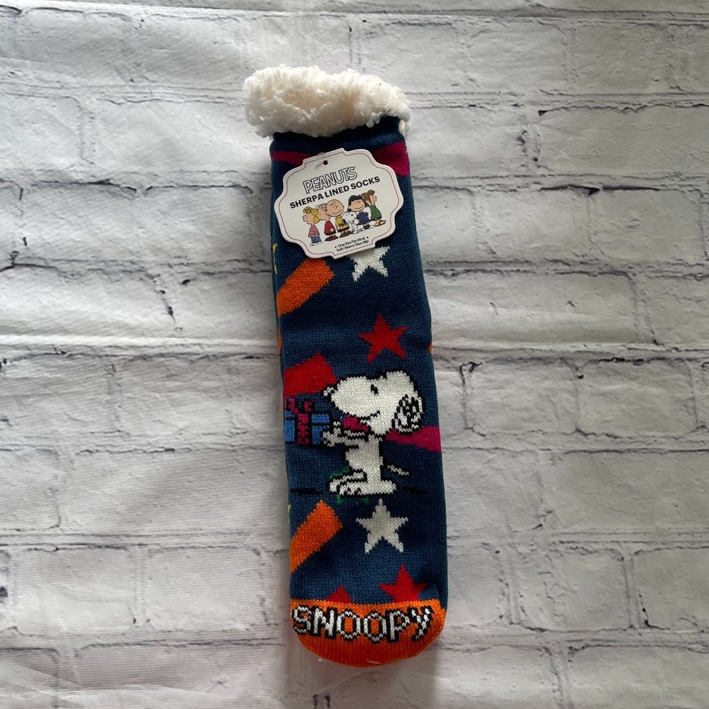 Peanuts Sherpa Lined Snoopy Socks in Dark Blue